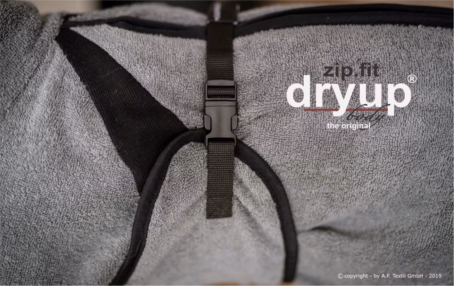 DRYUP BODY zipfit Hundebademantel mit Beinen - ANTHRAZIT - DRYUP-BODY-zip.fit.anthrazit-detail