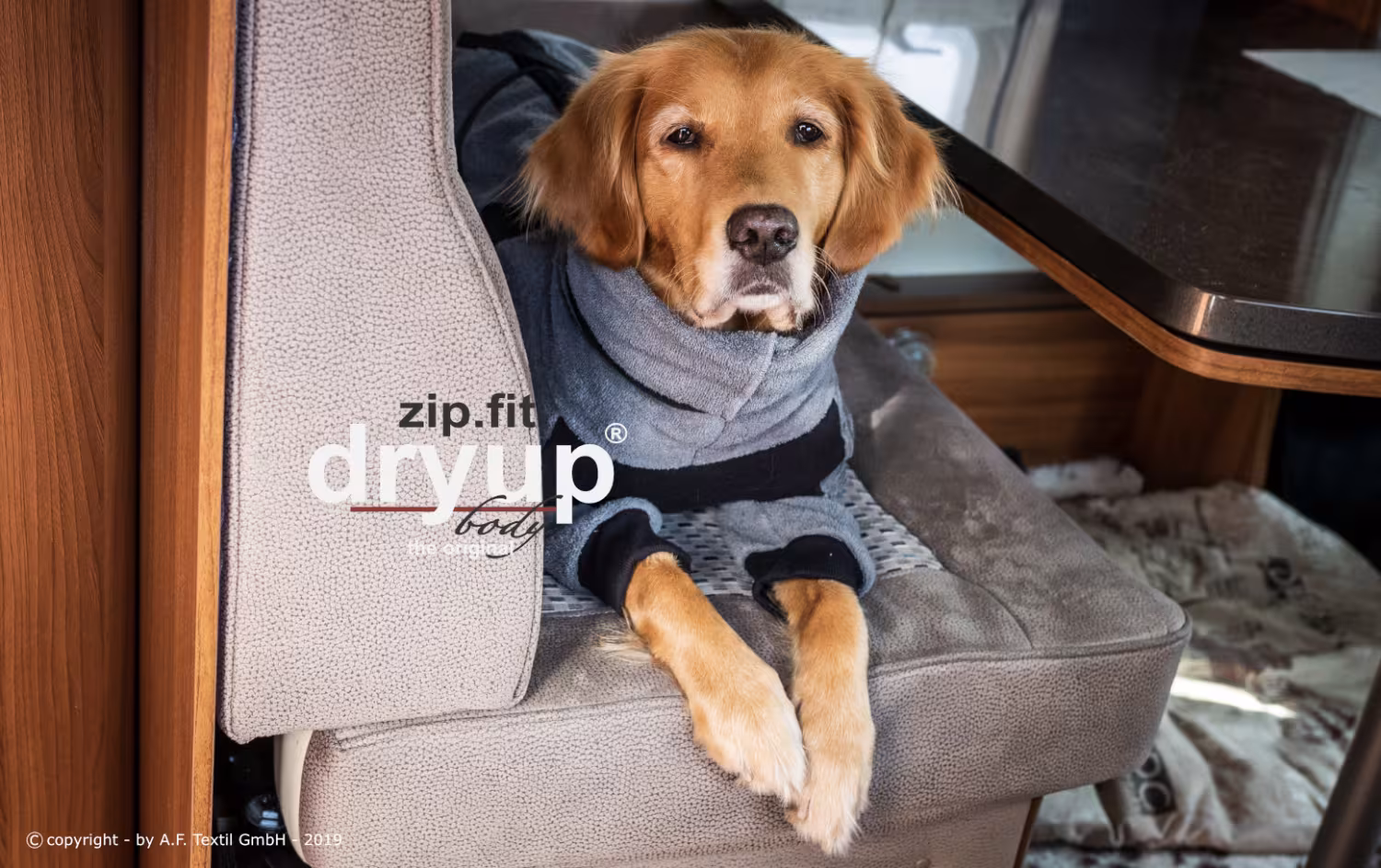 DRYUP BODY zipfit Hundebademantel mit Beinen - ANTHRAZIT - DRYUP-BODY-zip.fit-anthrazit-wohnwagen