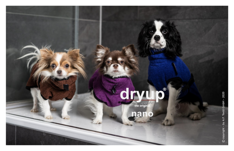 DRYUP-Bademantel-NANO-bilberry