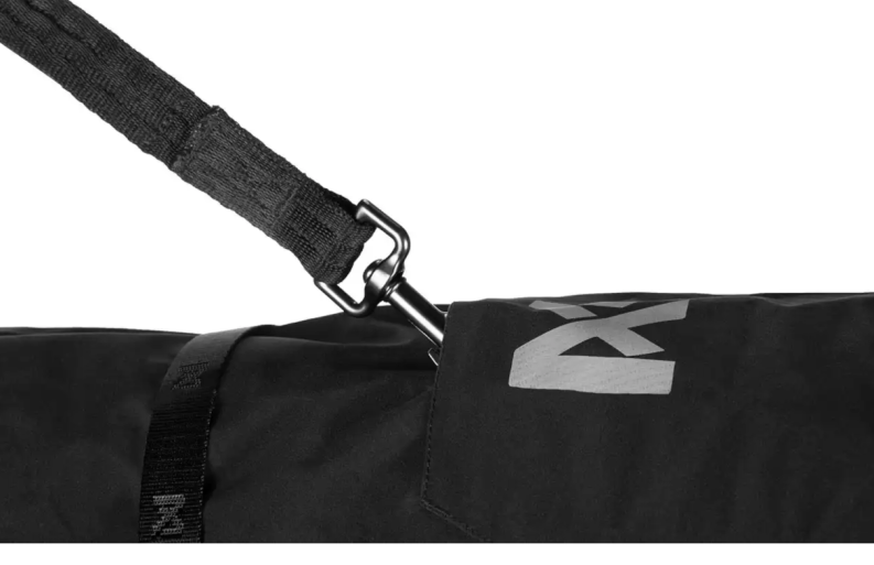 Non-stop-Dogwear-Regenmantel-Oeffnung fuer Geschirr