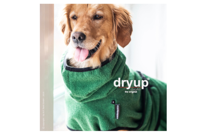 DRYUP-Bademantel-darkgreen-stehend